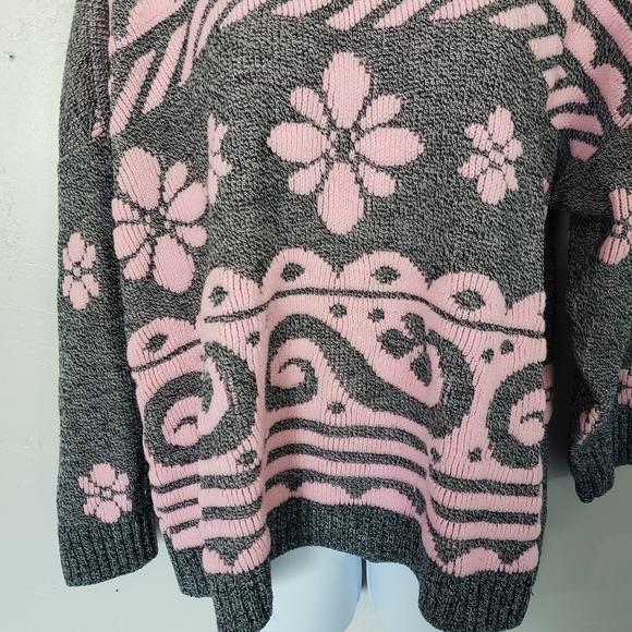 Custom Design Sweater Grey Pink Floral Swirls Vtg - Picture 4 of 7